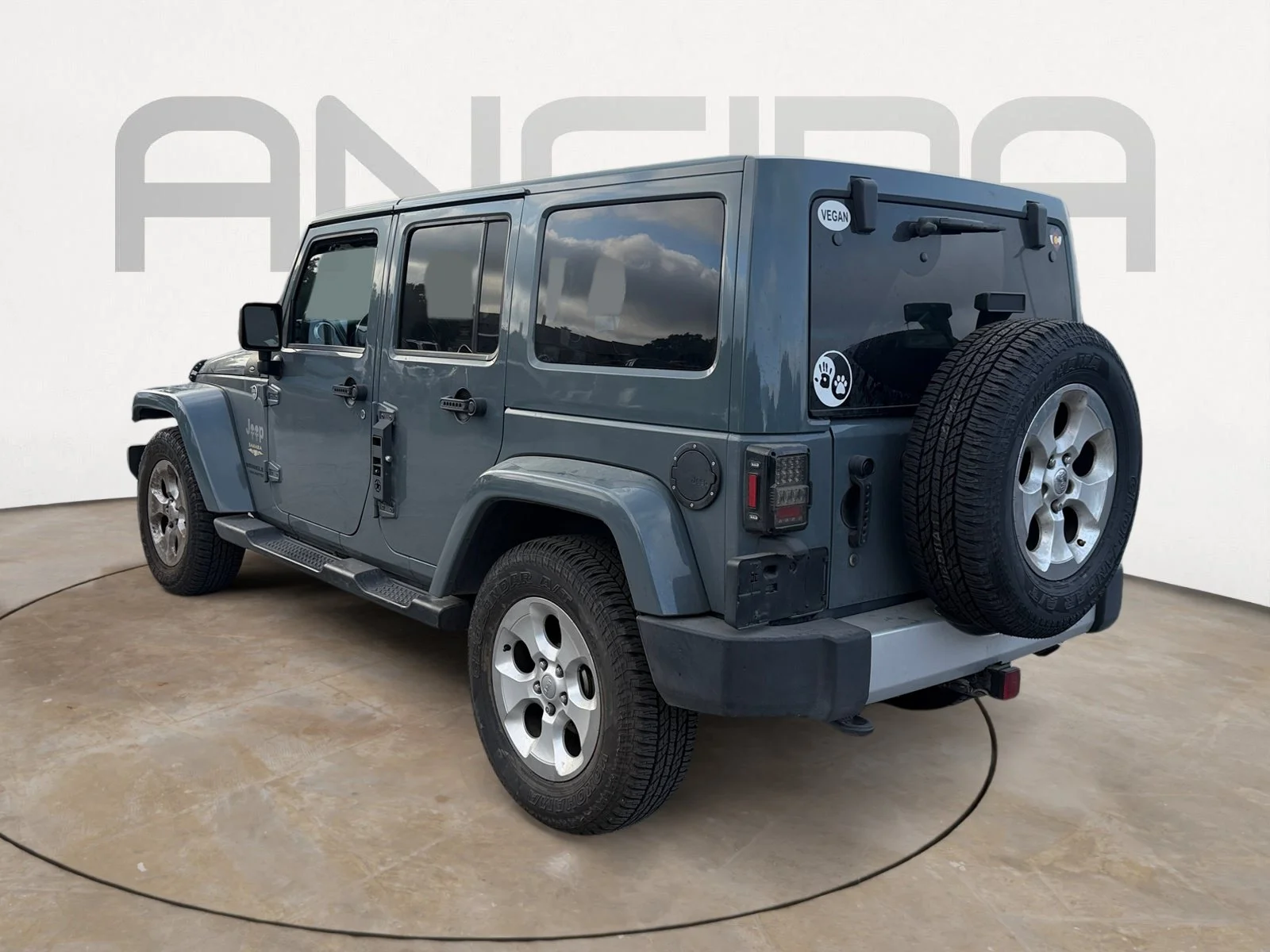 Used 2015 Anvil Clearcoat Jeep Sahara image 4