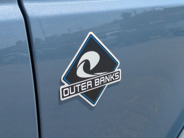 Used 2025 Gray Ford Outer Banks image 36