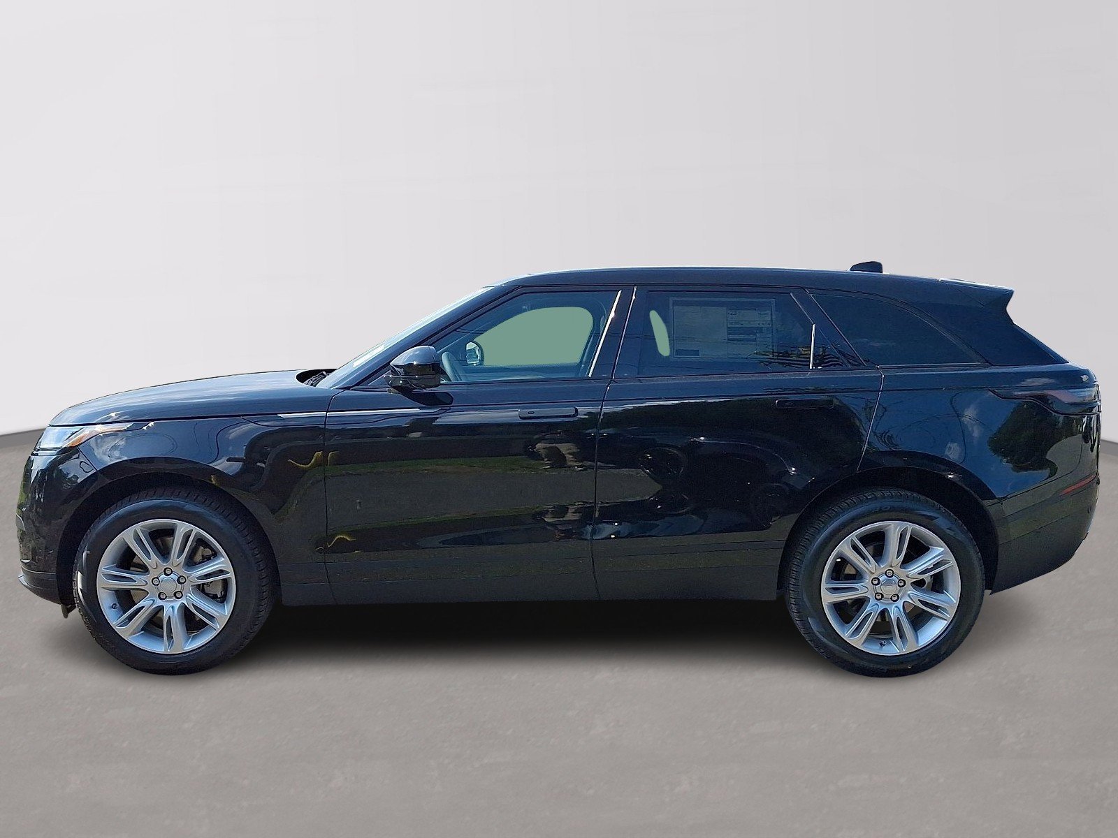 New 2026 Santorini Black Land Rover S image 5