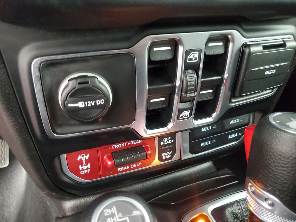 Used 2025 Red Jeep Rubicon image 19