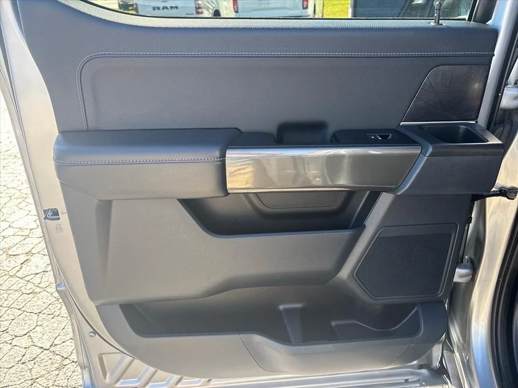 Used 2023 Silver Ford XLT image 18
