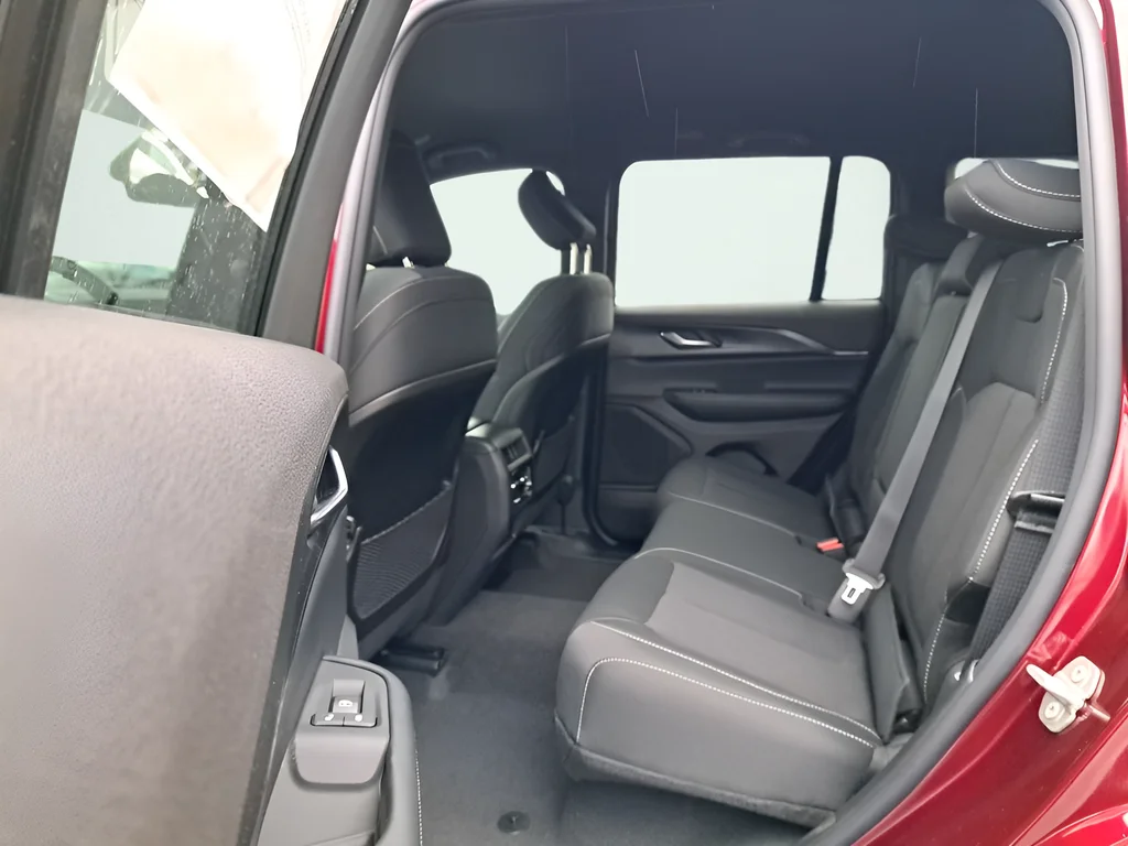 New 2026 Velvet Red Pearl-Coat Exterior Paint Jeep Laredo image 12