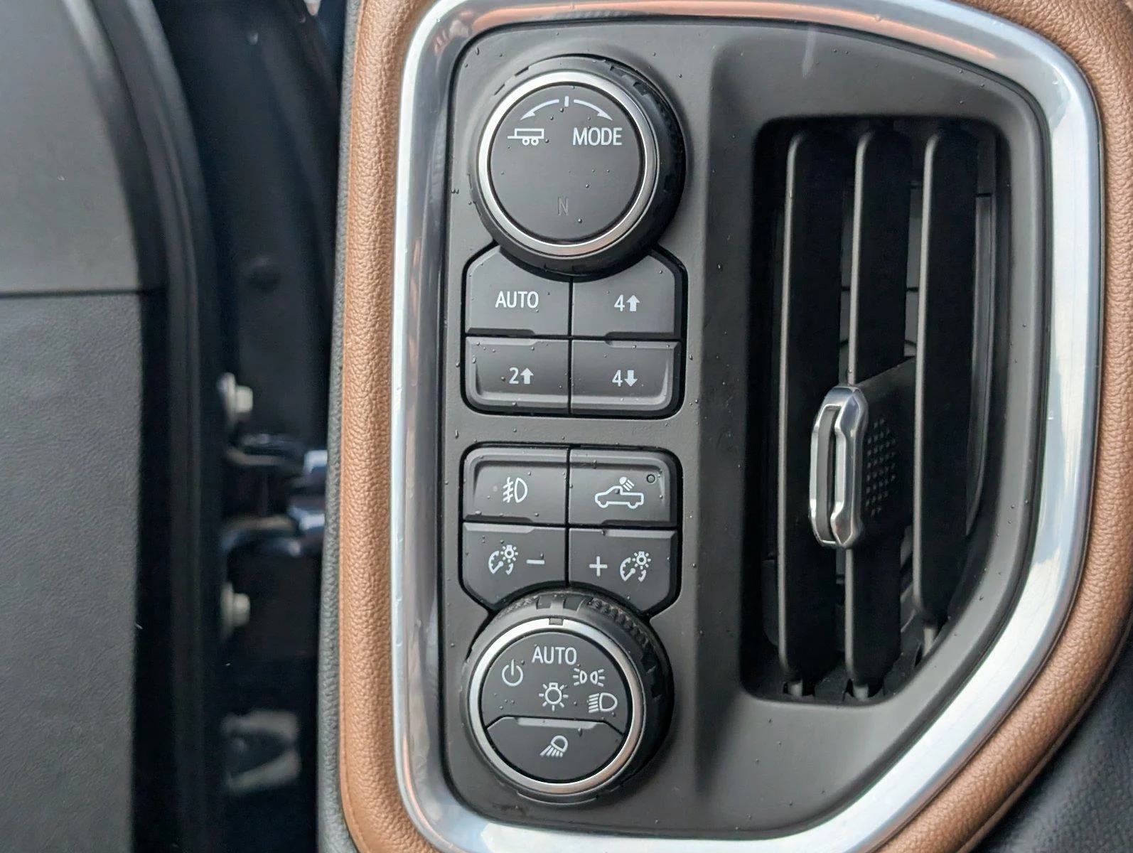 Used 2022 NORTHSKY BLUE METALLIC Chevrolet High Country image 30