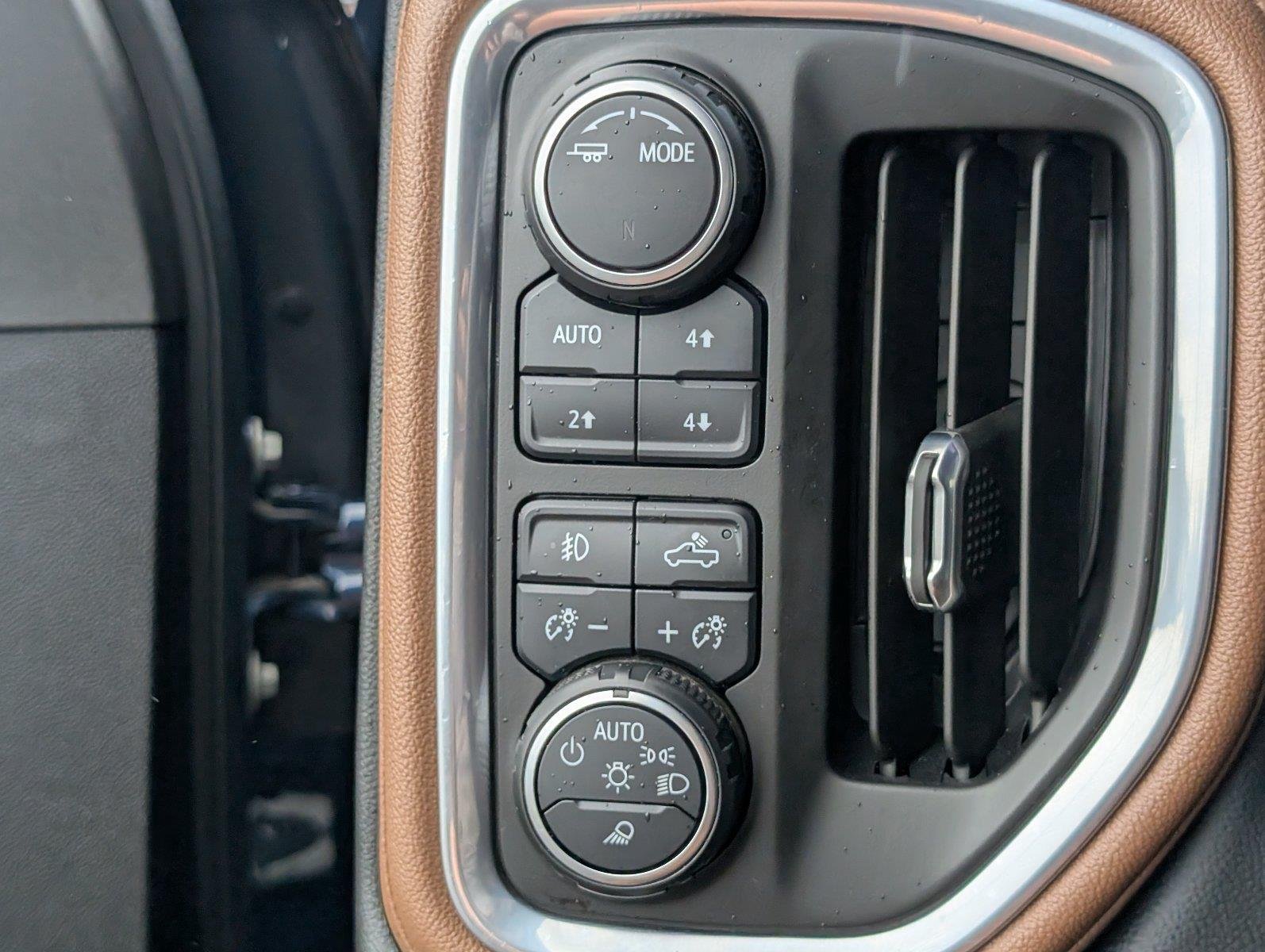 Used 2022 NORTHSKY BLUE METALLIC Chevrolet High Country image 30