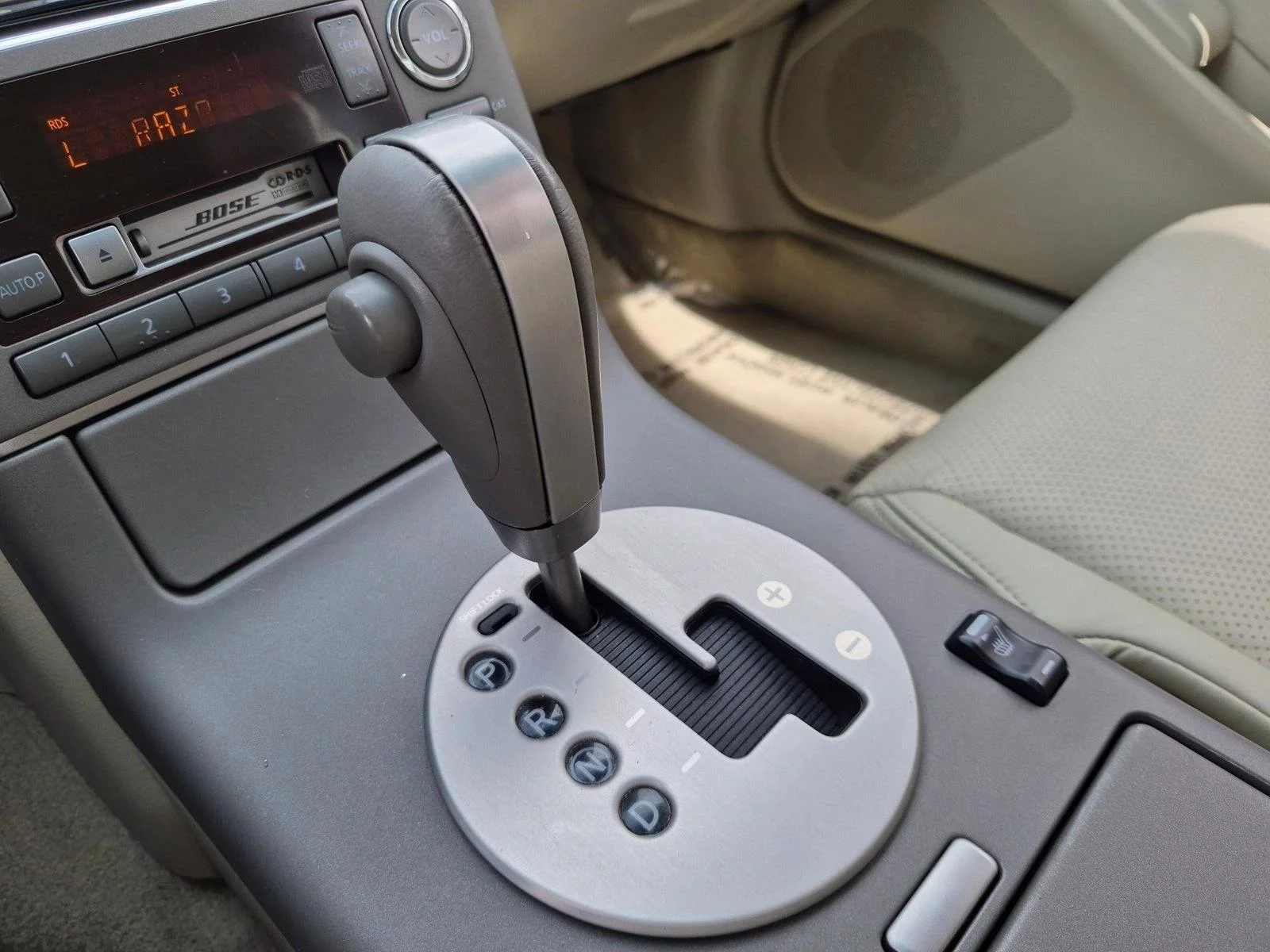 Used 2004 Gold INFINITI w/Leather image 14