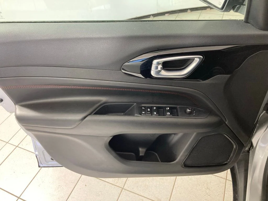 Used 2025 Silver Jeep Trailhawk image 14