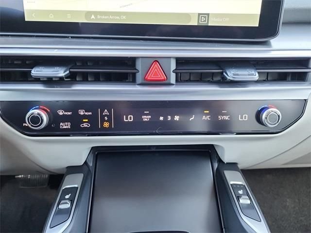 2026 Kia Sorento EX Hybrid - Photo 24