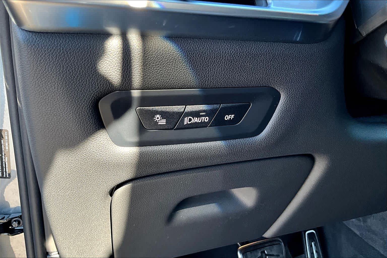 New 2026 Skyscraper Grey Metallic BMW M60i image 18