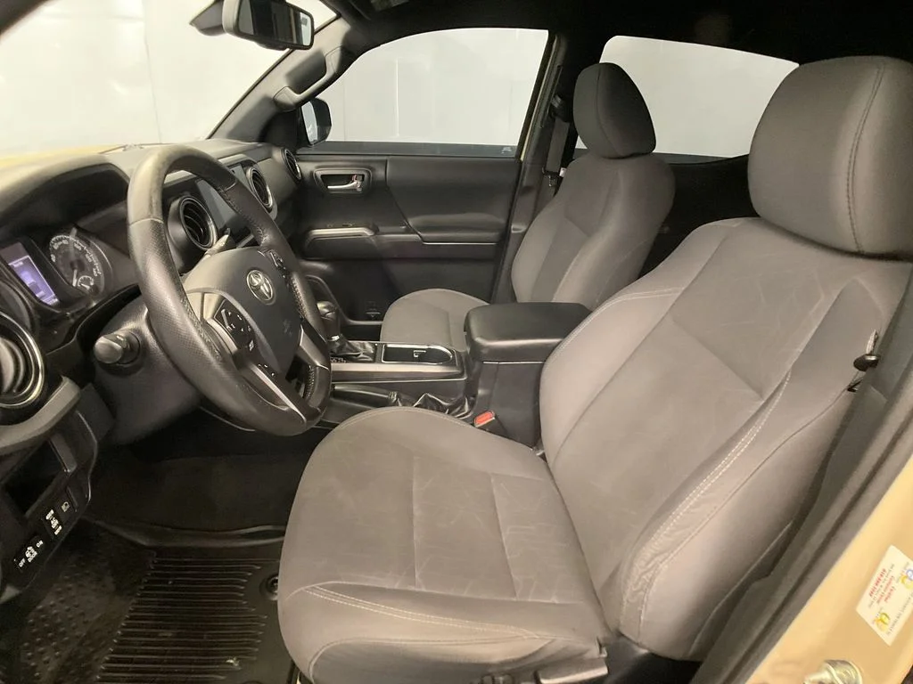 Used 2018 Quicksand Toyota TRD Off-Road image 31