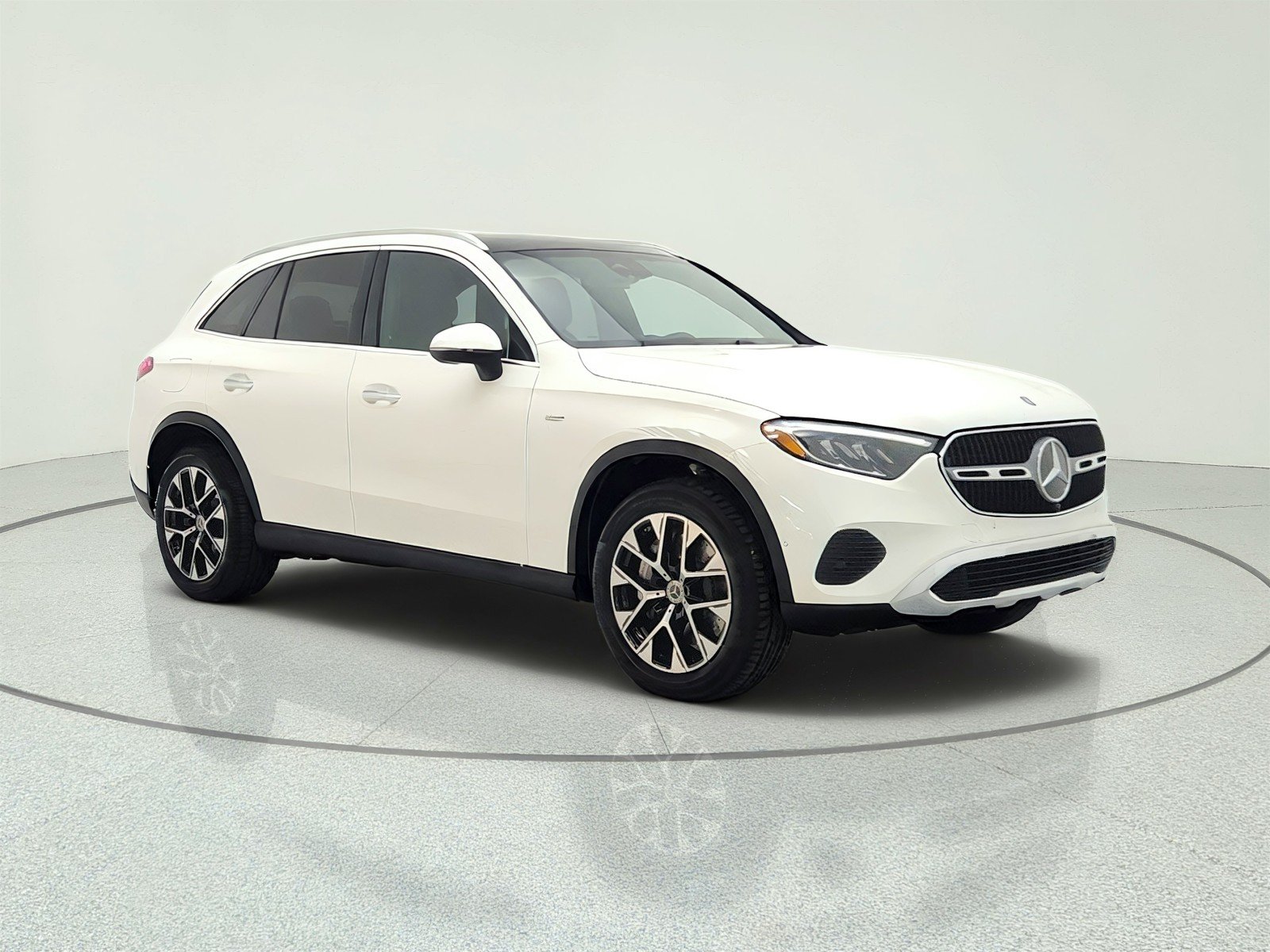 Used 2025 Polar White Mercedes-Benz GLC 350e 4MATIC® SUV image 3