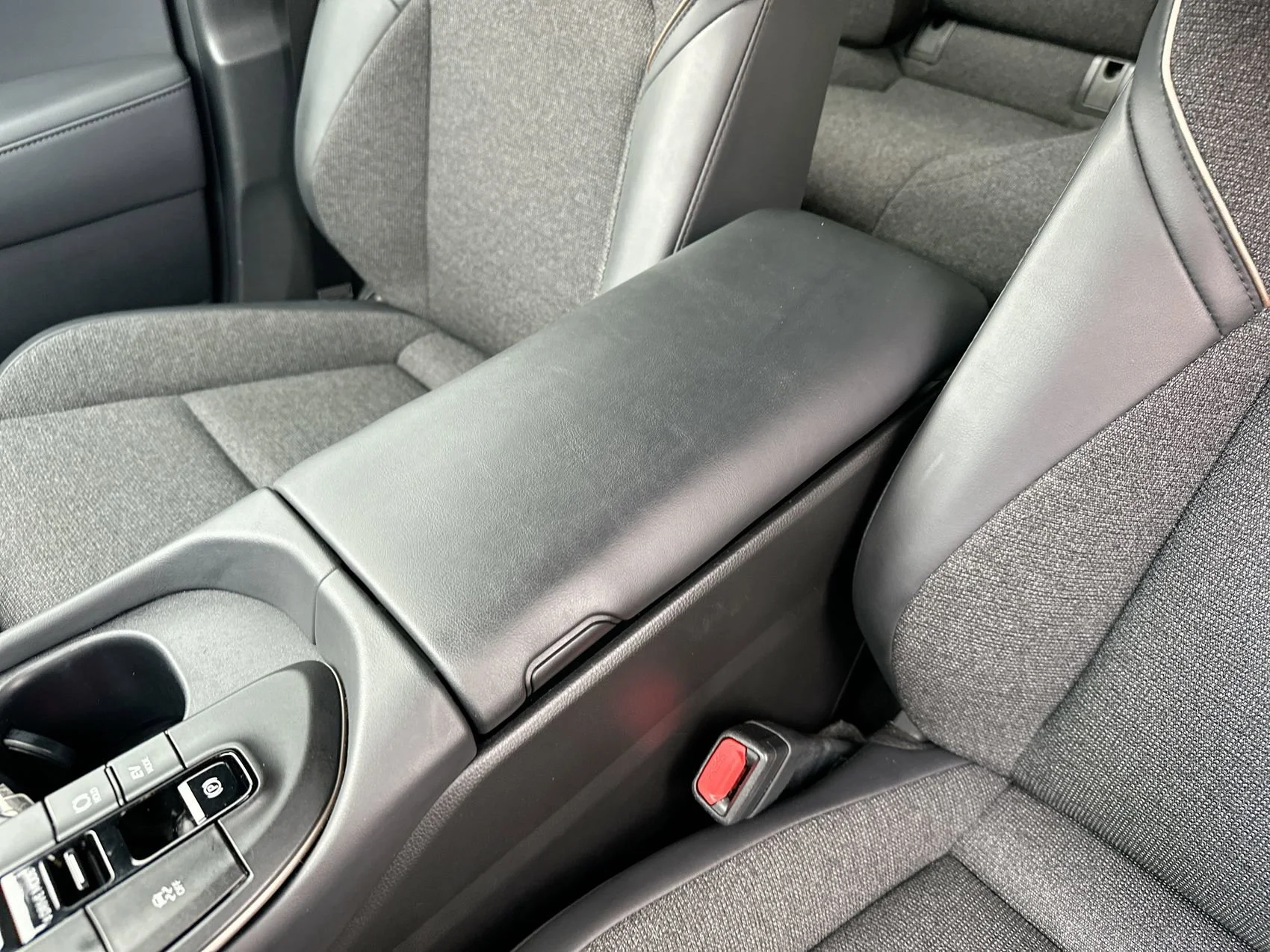 Used 2023 White Toyota XLE image 16
