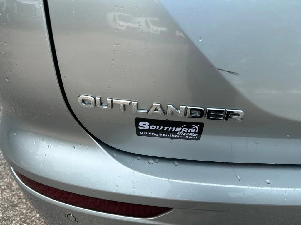 Used 2024 Black Mitsubishi SE image 10