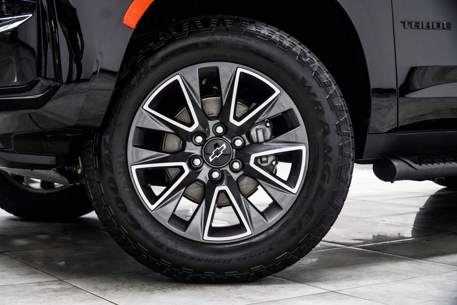 Used 2023 Black Chevrolet Z71 image 6