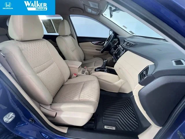 Used 2020 Blue Nissan SV image 39