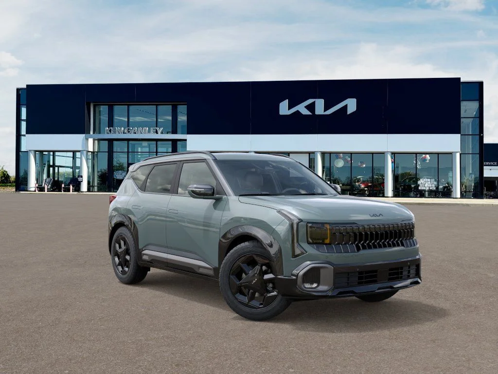 New 2027 Iceberg Green Kia X-Line S image 8