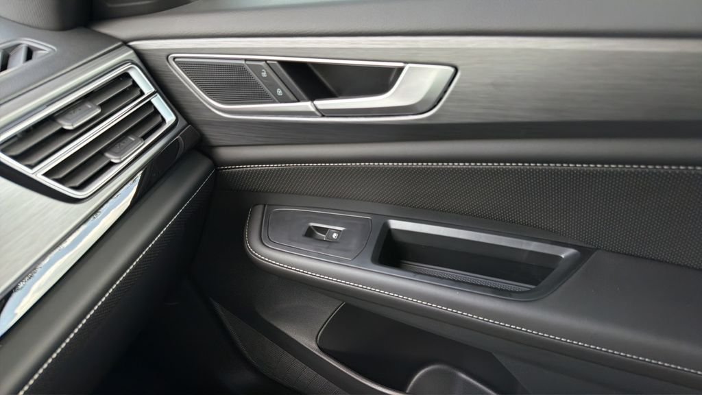 New 2026 Pure Gray Volkswagen 2.0T SE w/Technology image 12