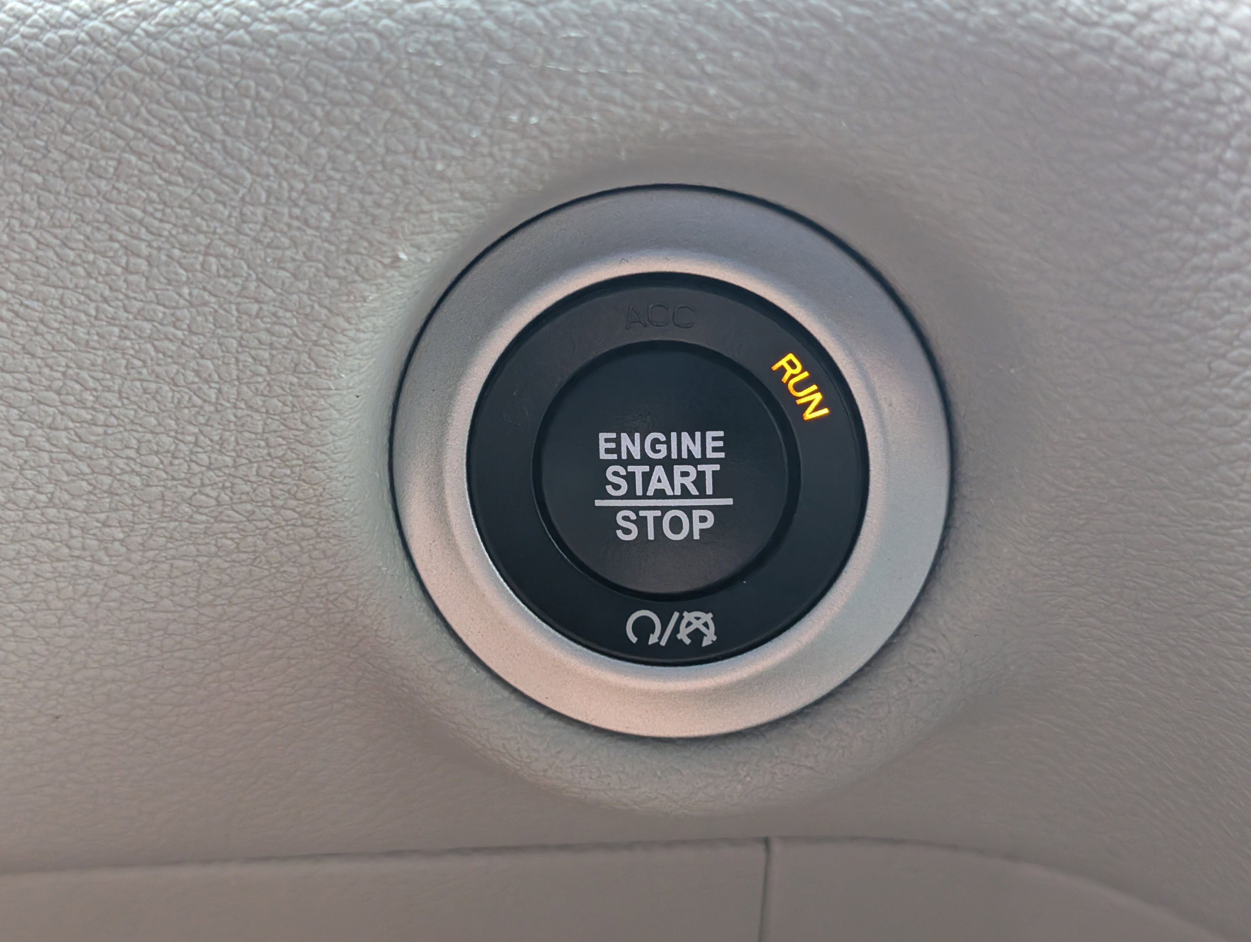 Used 2023 Silver Mist Clearcoat Chrysler Touring L image 19