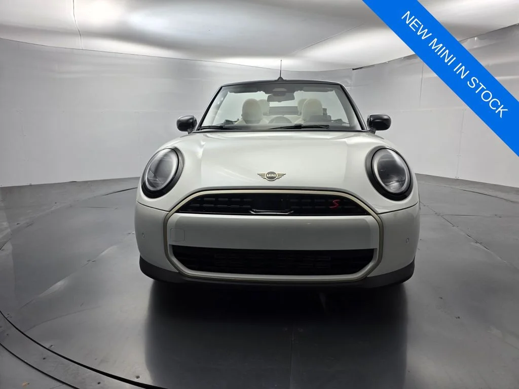 New 2026 White MINI Signature Plus image 2