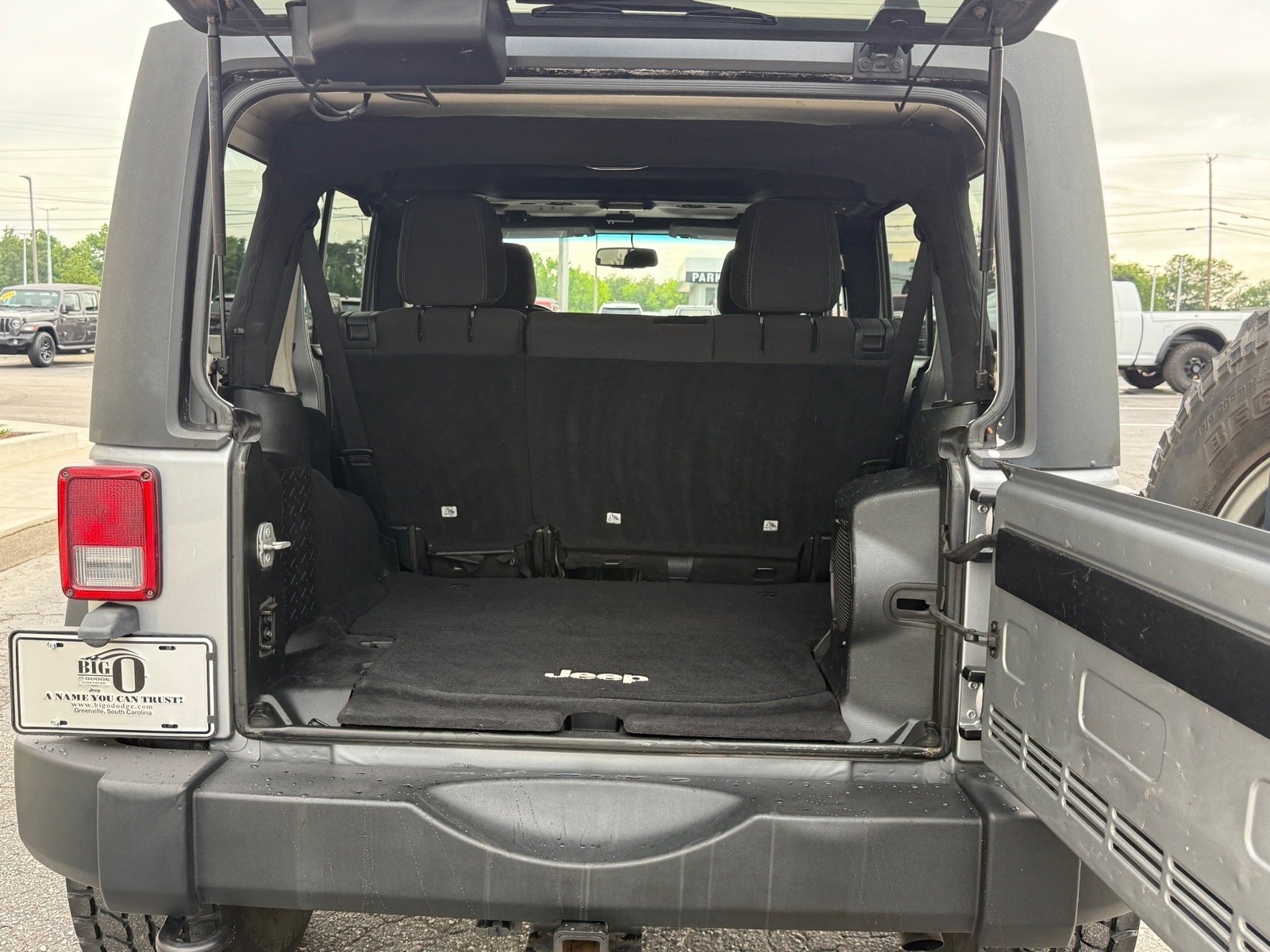 Used 2014 Billet Silver Metallic Clear Coat Jeep Rubicon image 14