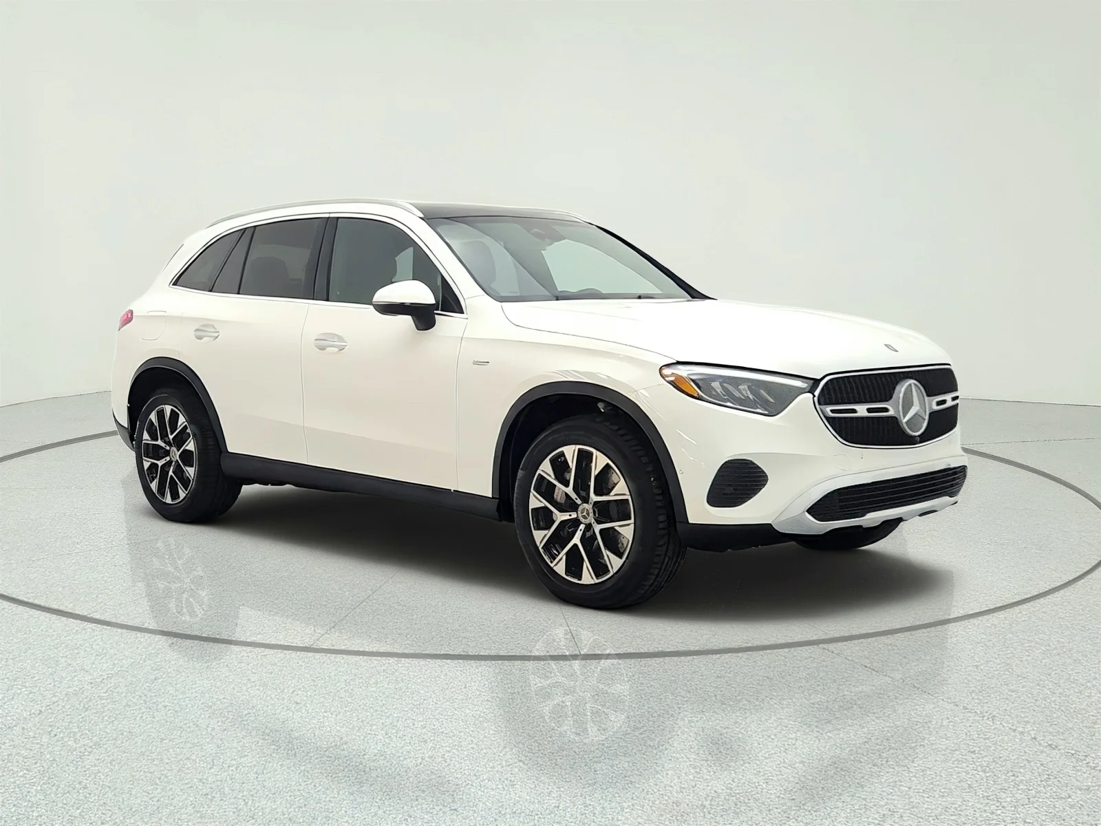 Used 2025 Polar White Mercedes-Benz GLC 350e 4MATIC® SUV image 3