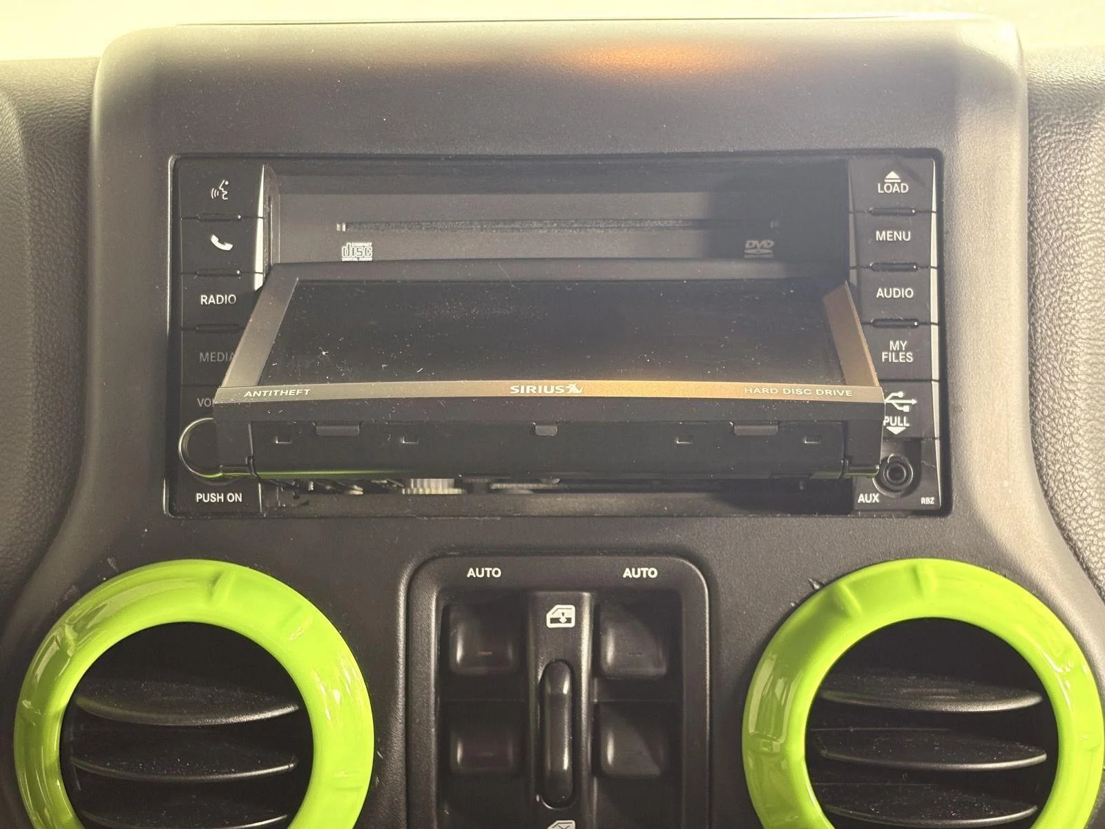 Used 2016 Hypergreen Clearcoat Jeep Sport image 39