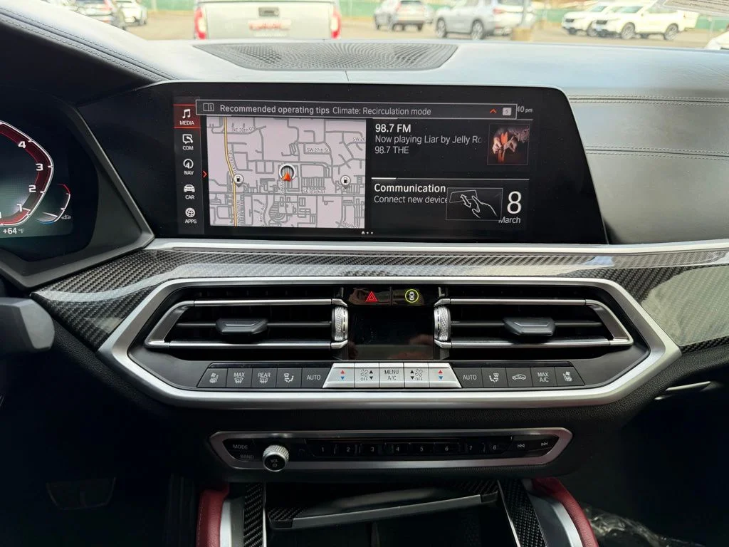 Used 2022 Manhattan Green Metallic BMW M50i image 22