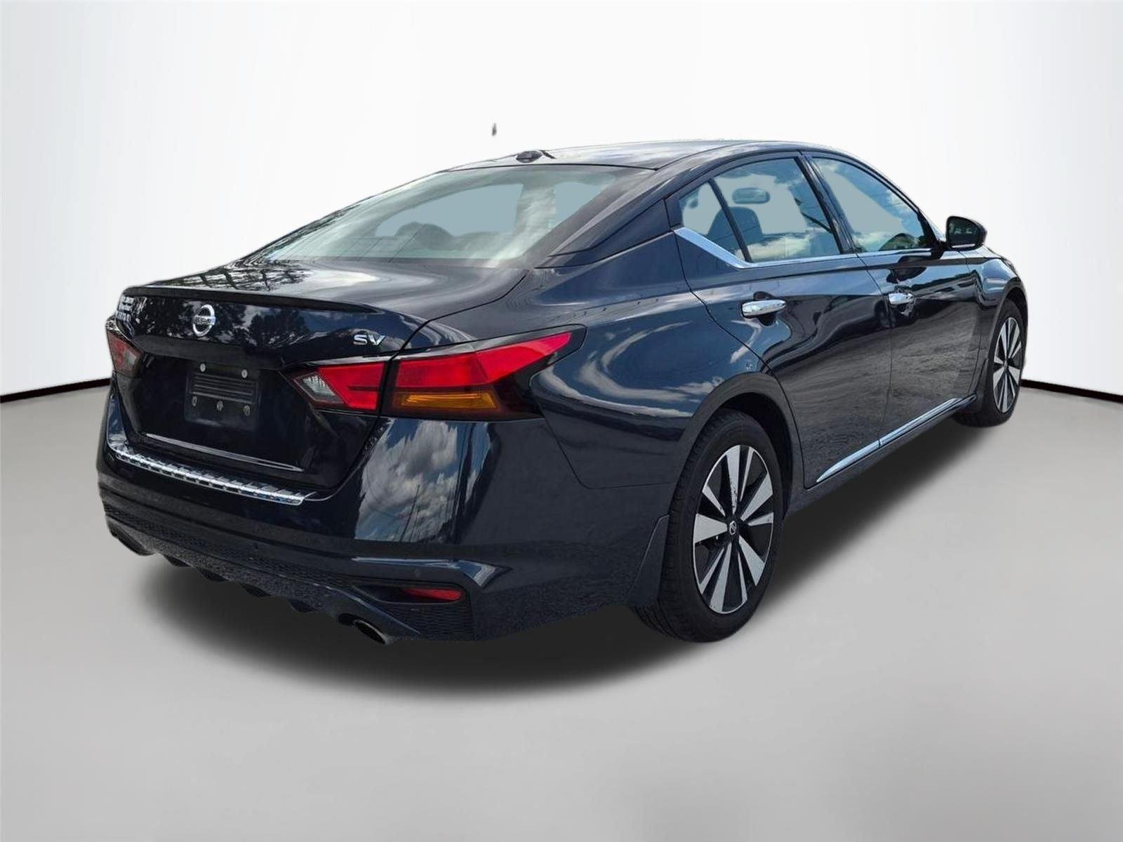 Used 2019 SUPER BLACK NISSAN SV image 5