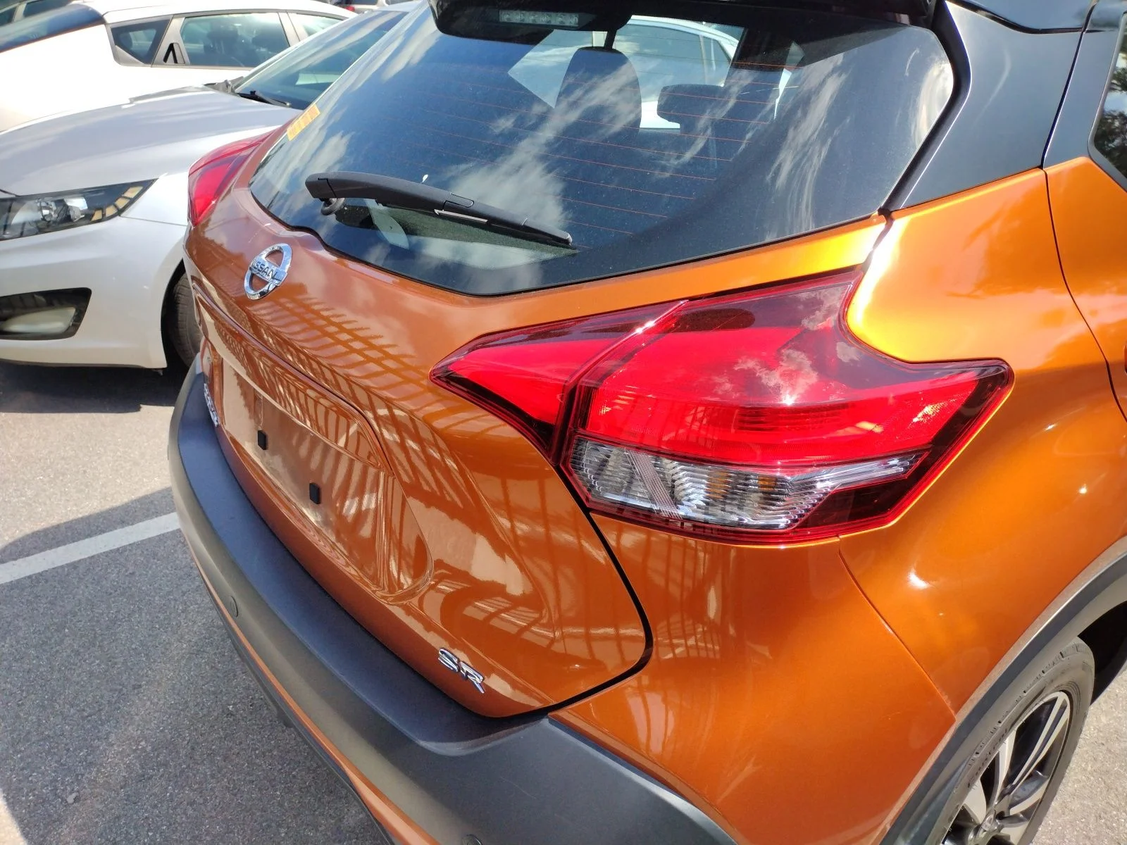 Used 2019 Orange Nissan SR image 4
