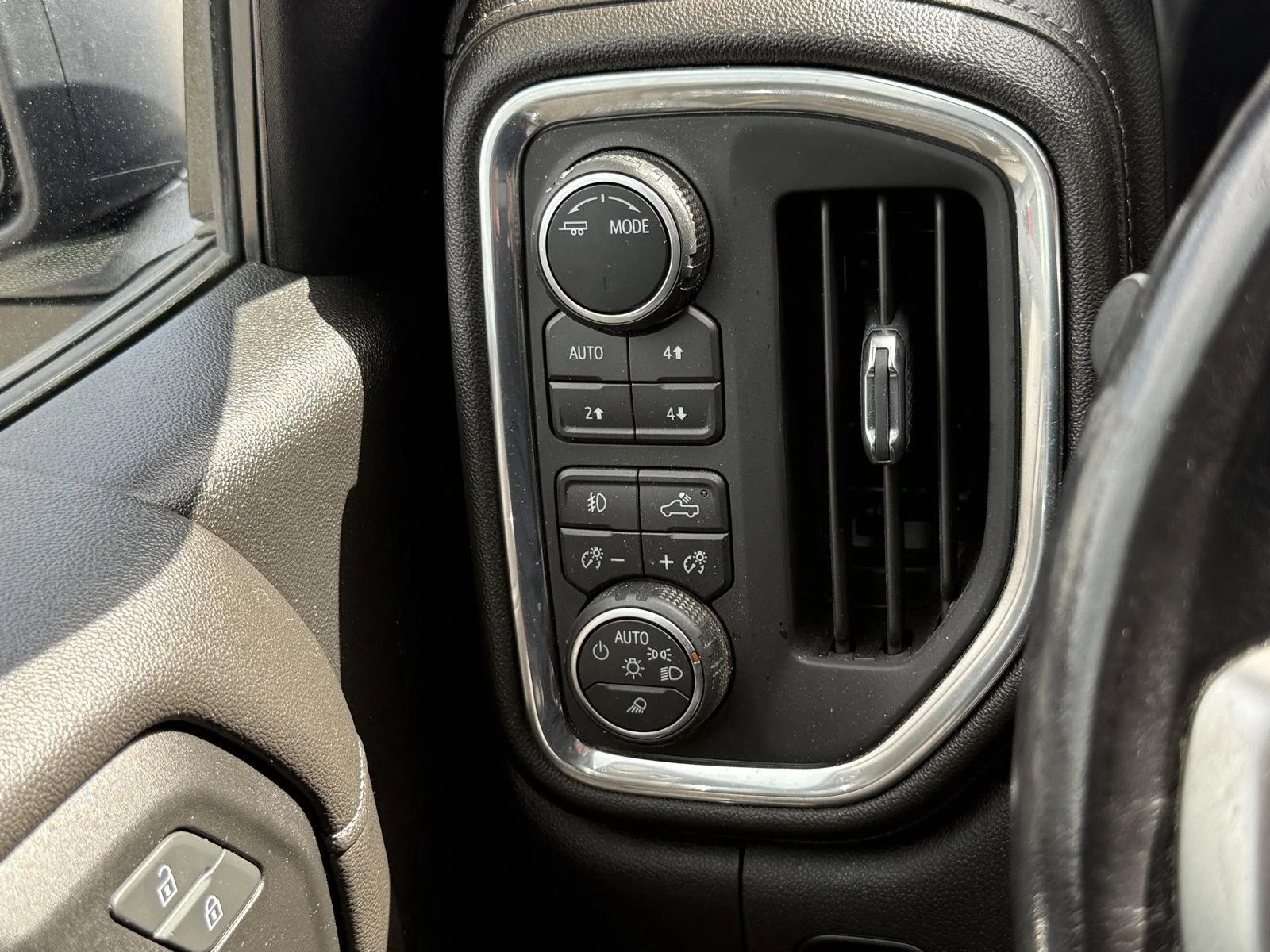 Used 2022 Northsky Blue Metallic Chevrolet RST image 20