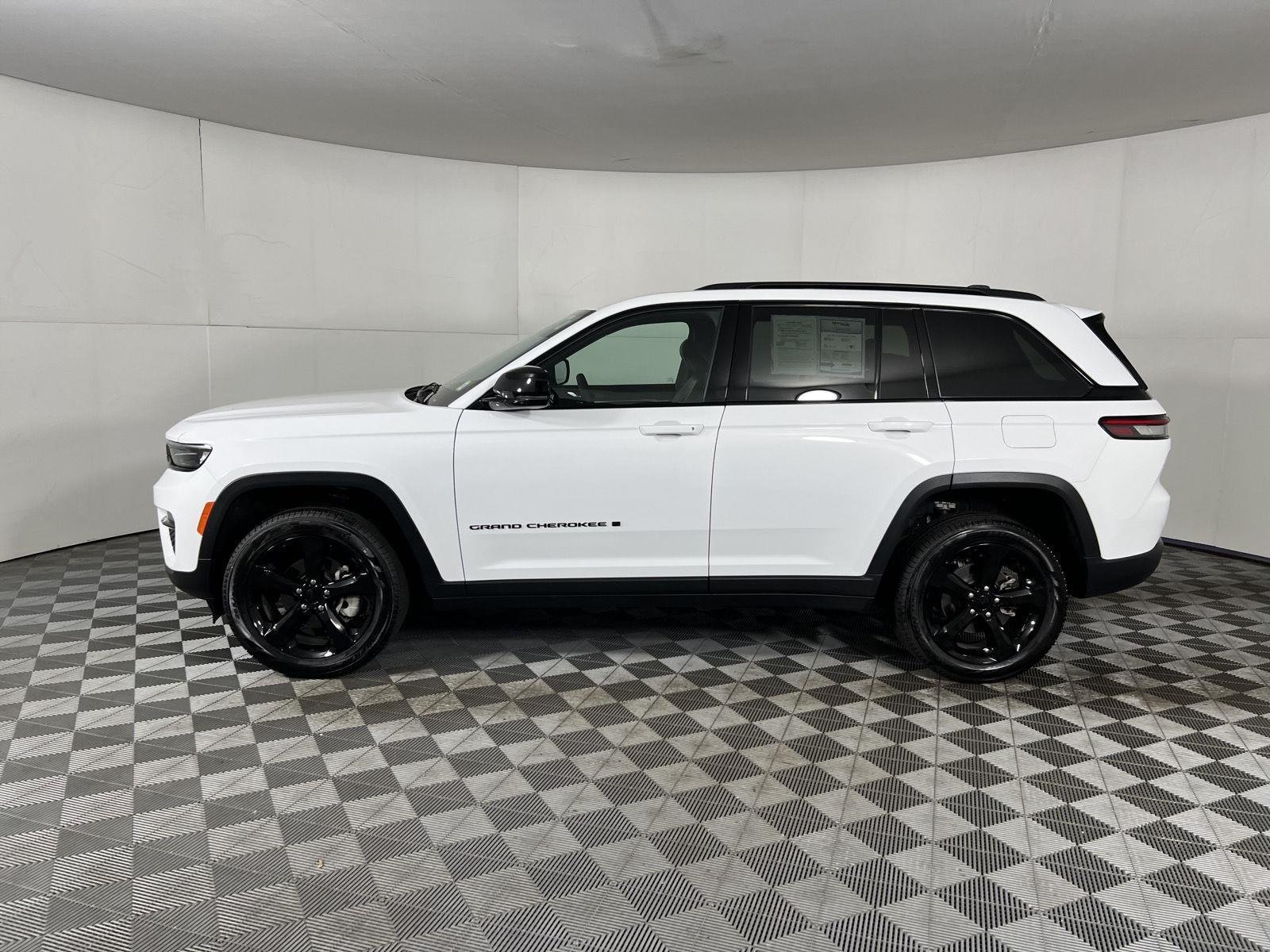 Used 2025 Bright White Clearcoat Jeep Limited image 6