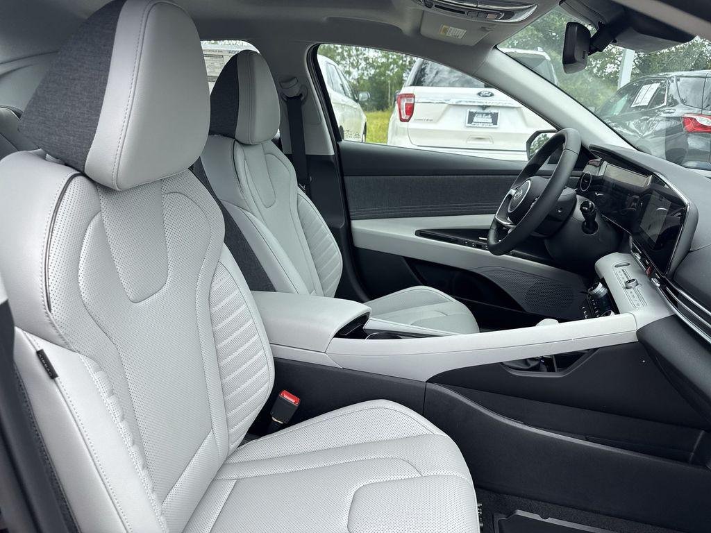 New 2026 Abyss Black Hyundai Limited image 27