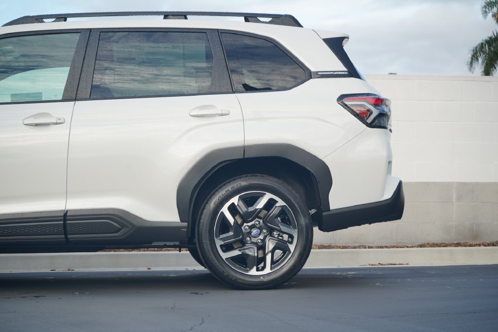 New 2026 CRYSTAL WHITE PEARL Subaru Premium Hybrid image 4