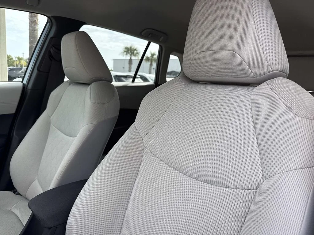 Used 2025  Toyota L image 24