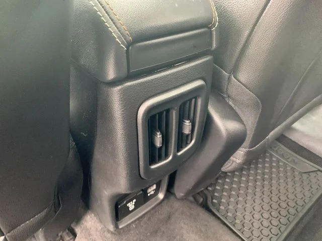 Used 2018 Black Jeep Latitude image 19