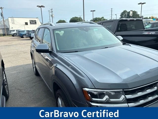 Used 2019 Gray Volkswagen SEL image 1