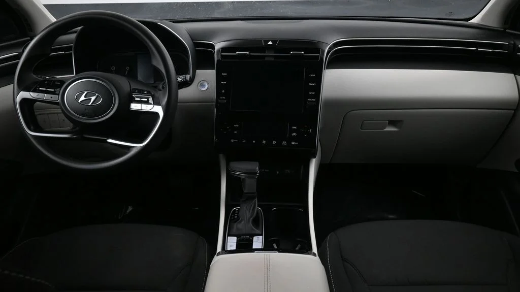 Used 2024 Gray Hyundai SEL image 4