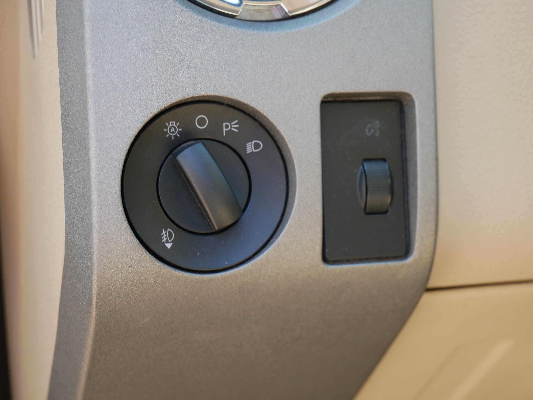 Used 2008 Black Ford Lariat image 19