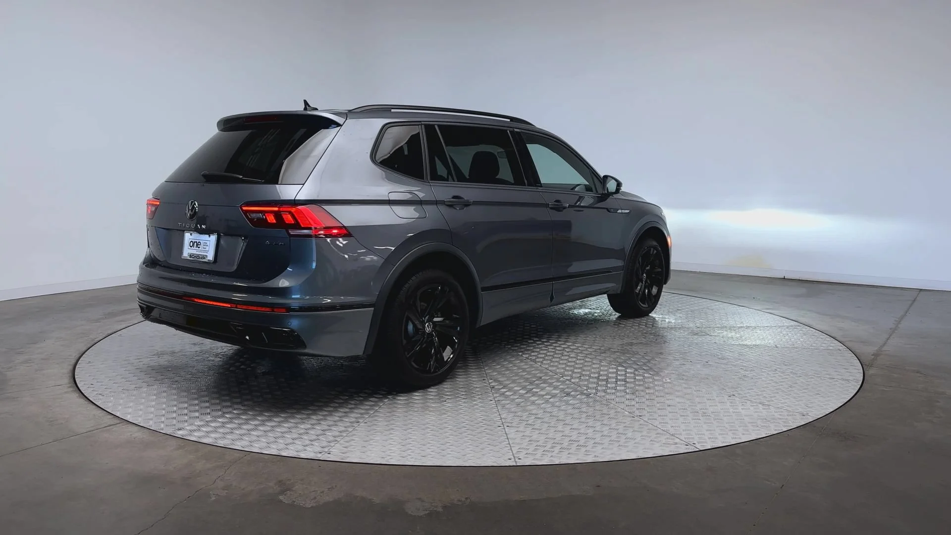 Used 2024 Platinum Gray Metallic Volkswagen SE R-Line Black image 8