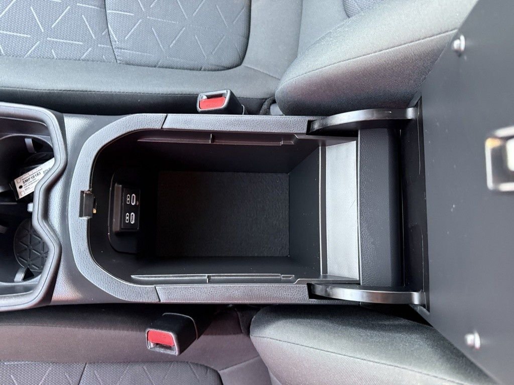 2023 Toyota RAV4 XLE - Photo 20