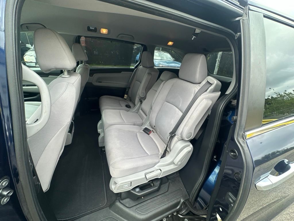 Used 2018  Honda EX image 22