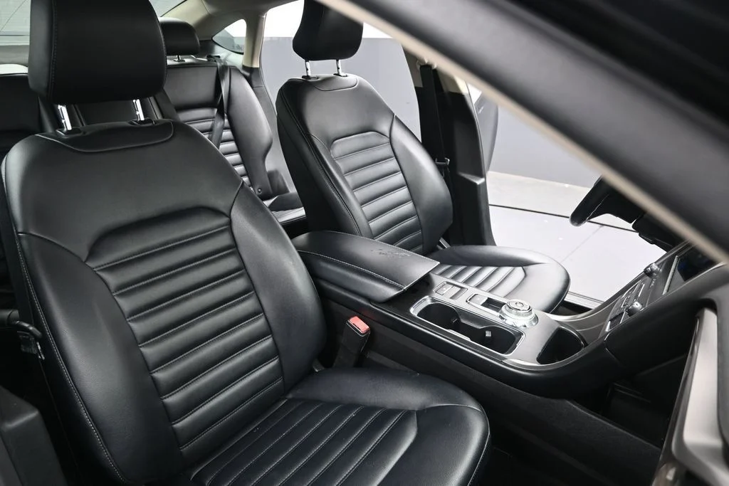 Used 2019 Black Ford SEL image 30