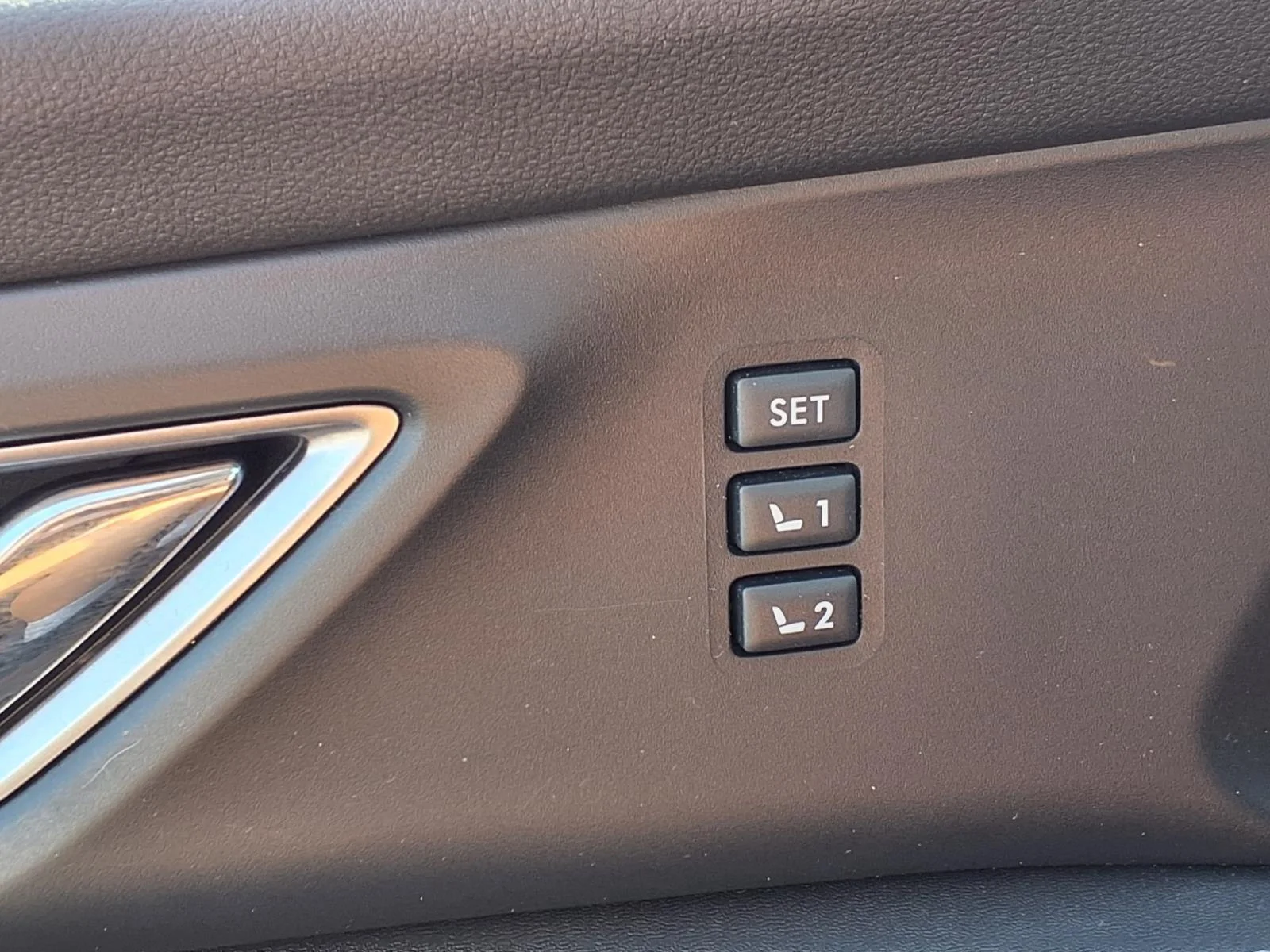 Used 2025  SUBARU UTILITY image 19