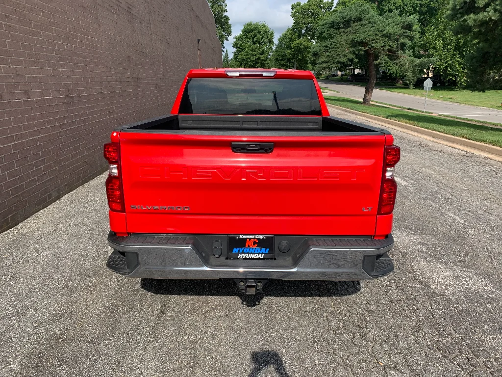 Used 2023 Red Chevrolet LT image 4