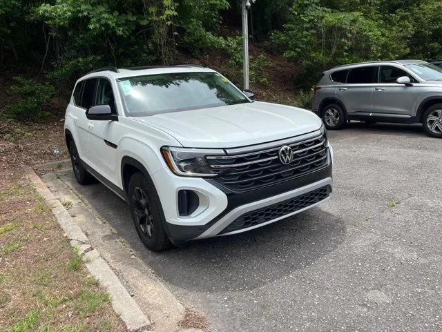 2024 Volkswagen Atlas 2.0T Atlas Peak Edition SEL 4MOTION's photo