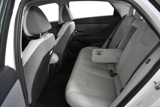 2025 Hyundai Elantra Limited - Photo 23