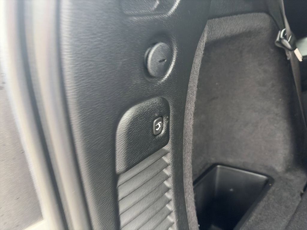 Used 2025 White Dodge R/T image 31