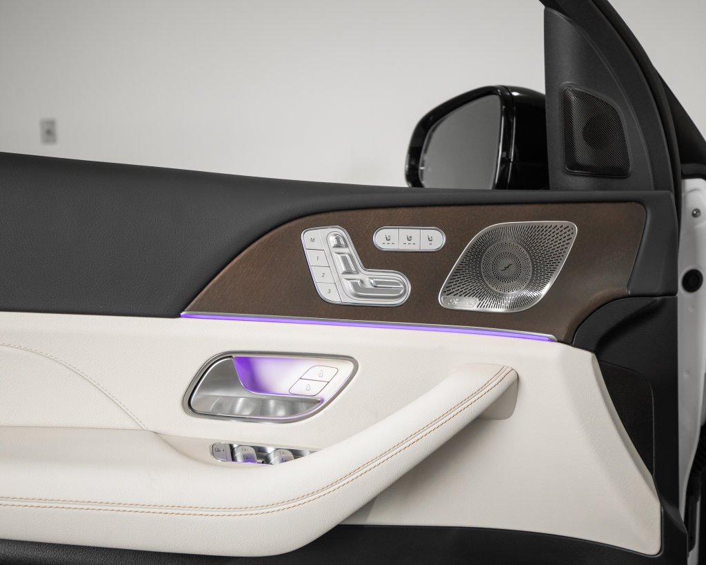 New 2027 Polar White Mercedes-Benz GLS 450 image 6