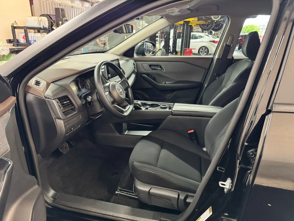 Used 2023 Black Nissan S image 17