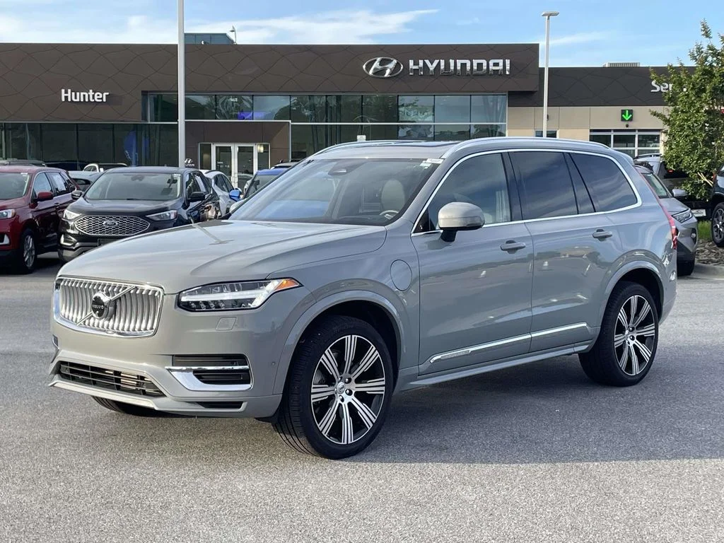 Certified Used 2024 Vapour Grey Metallic Volvo Ultimate Bright Theme image 24