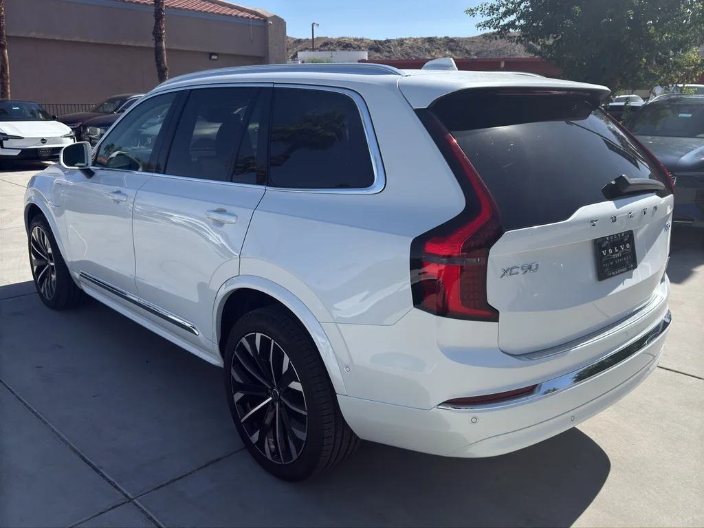 2025 Volvo XC90 Ultra - Photo 8